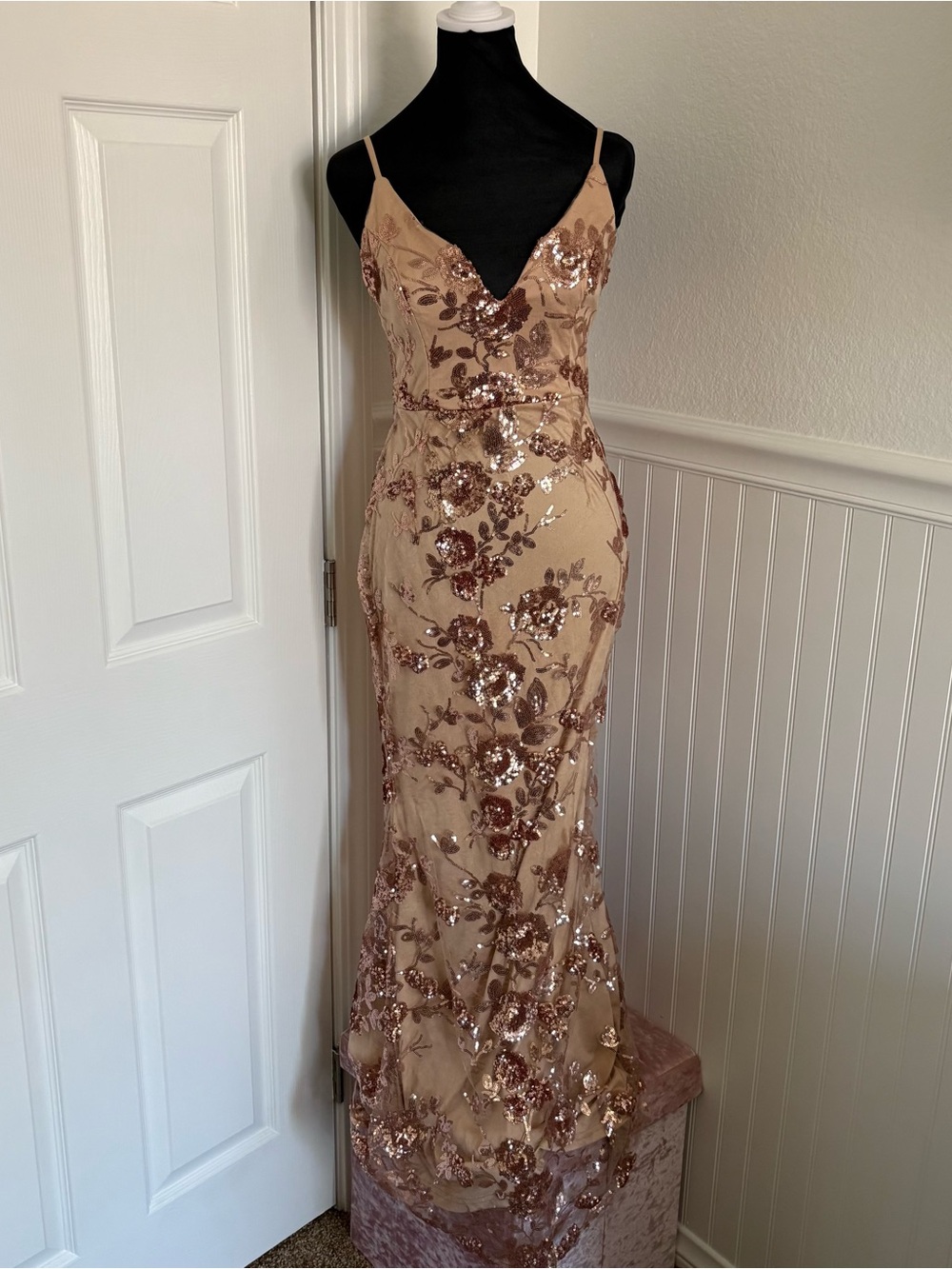 Gold Sequin Lulu’s Evening Gown - Elegant Spaghetti Strap Dress size Small